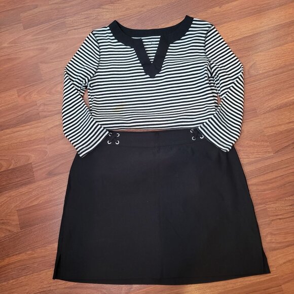 Black A-Line Knee-Length Skirt With Grommet Details & Side Slits - Picture 1 of 10